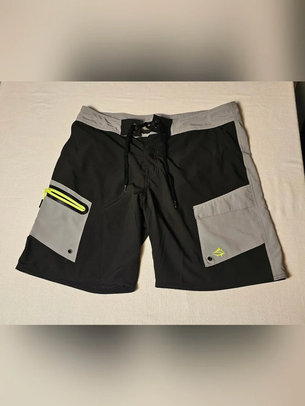 Loco‎ Skailz Fishing Board Shorts Mens Size 36 Black And Gray